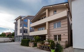 Bitrak Guest House